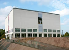 555 KUBIK facade projection